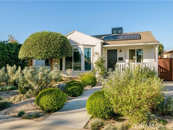 17641 Kittridge, Los Angeles CA 91406