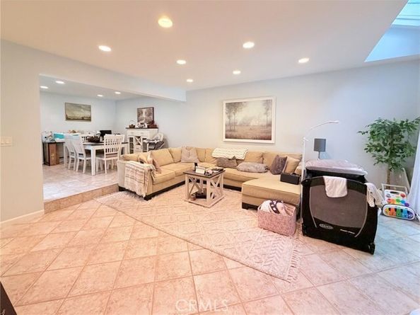 7904 Topanga Canyon Blvd 3, Canoga Park (los Angeles) CA 91304