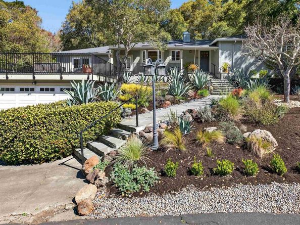 27 Glorietta Ct, Orinda CA 94563