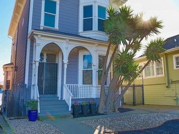 1432 Union ST