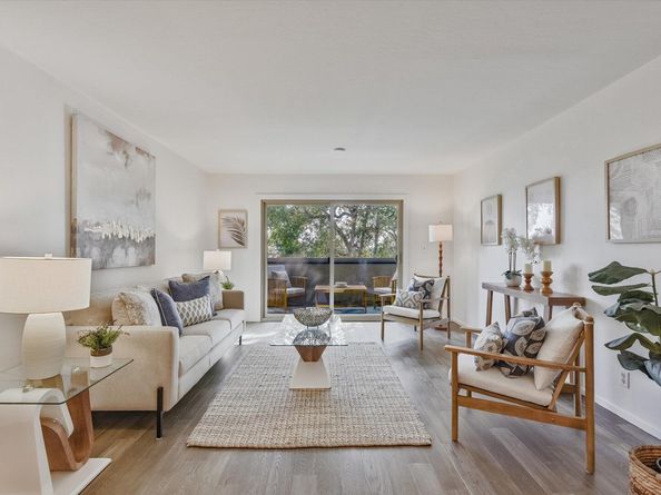 955 Shorepoint Ct 216, Alameda CA 94501