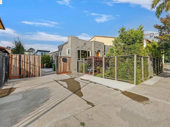 1515 Derby St, Berkeley CA 94703