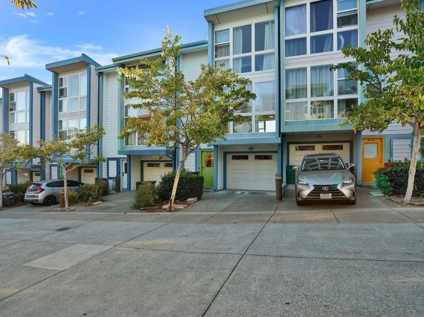 9455 MacArthur Blvd., Oakland CA 94605