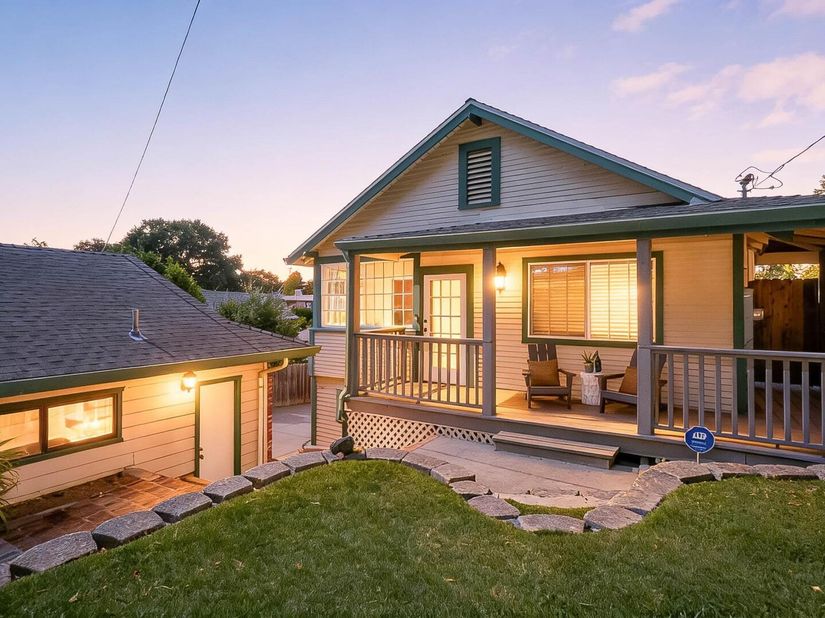 30 Bishop, Crockett CA 94525