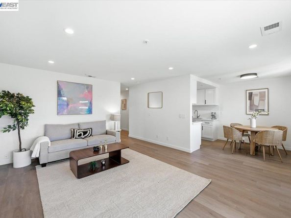 25164 Copa Del Oro Dr 201, Hayward CA 94545
