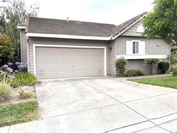 11651 Rolling Hills Pl, Dublin CA 94568