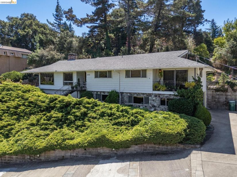 11233 Monan St, Oakland CA 94605