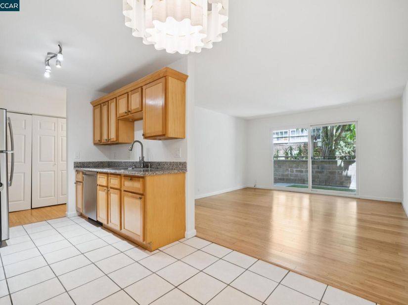 150 Pearl St 122, Oakland CA 94611
