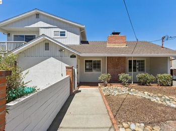 3851 Vineyard Ave