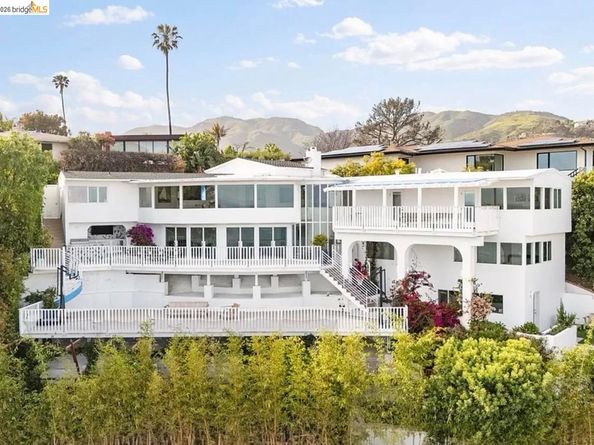 17440 Revello Dr, Pacific Palisades (los Angeles) CA 90272