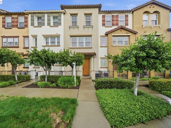 1012 Martin Luther King Dr, Hayward CA 94541