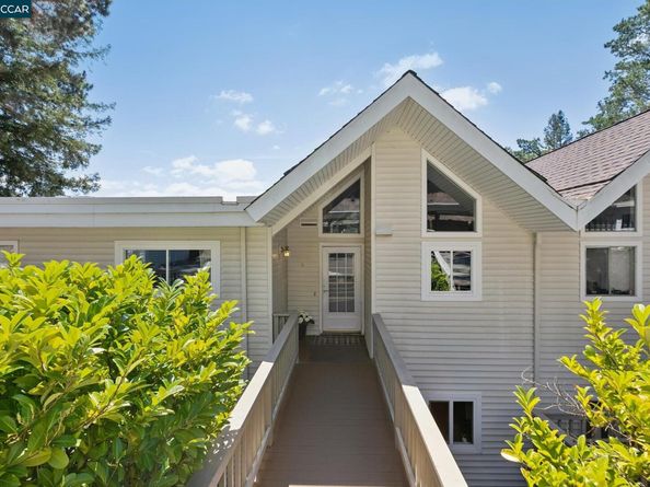 124 Ascot Ct B, Moraga CA 94556