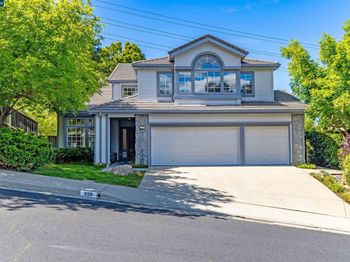 220 Valley Glen Ln