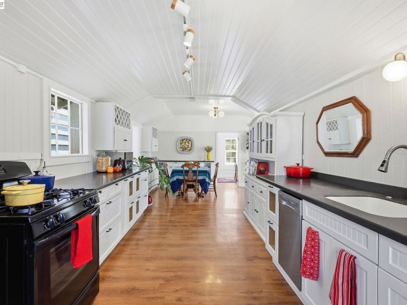 30 Niantic Ave, San Francisco CA 94132