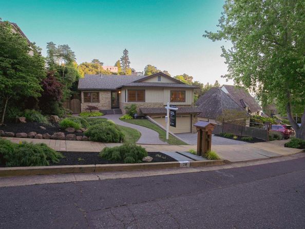 70 St James Pl, Piedmont CA 94611