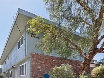 2207 Damuth St