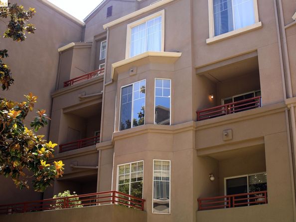 280 Caldecott LN 202, Oakland CA 94618