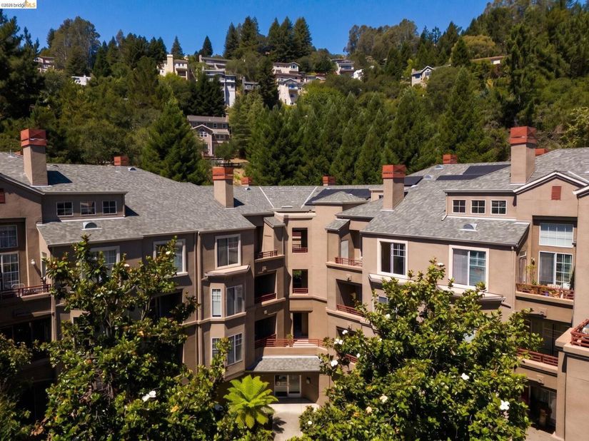 280 Caldecott LN 202, Oakland CA 94618