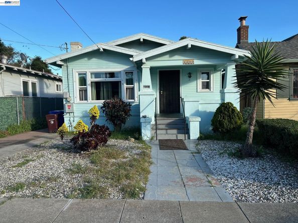 Undisclosed Address #41130621, Oakland CA 94605