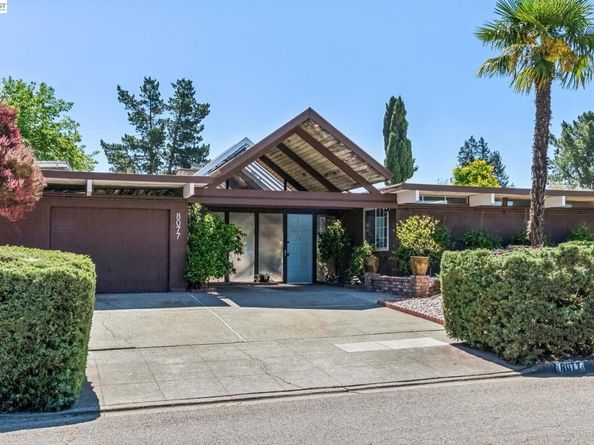 8077 Shay Dr, Oakland CA 94605