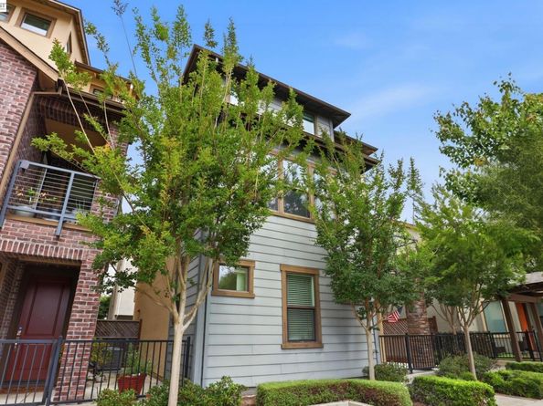 516 Palmer Ave, Hayward CA 94541