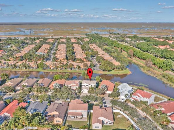 1176 Cedar Falls Dr, Weston FL 33327