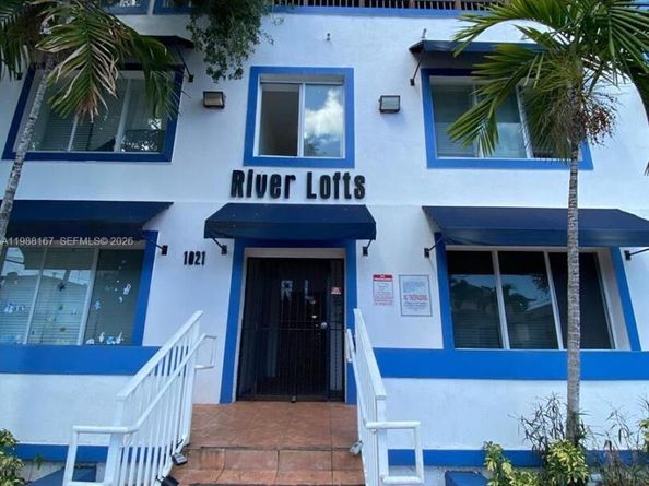 1021 NW 3rd st 206, Miami FL 33128