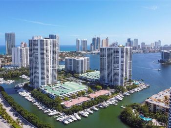 3600 Mystic Pointe Dr