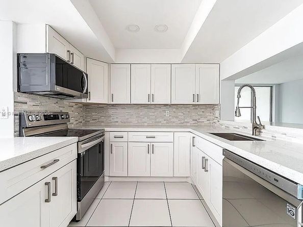 1931 Sabal Palm Dr 301, Davie FL 33324