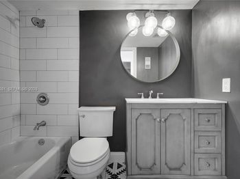 3100 W Rolling Hills Cir