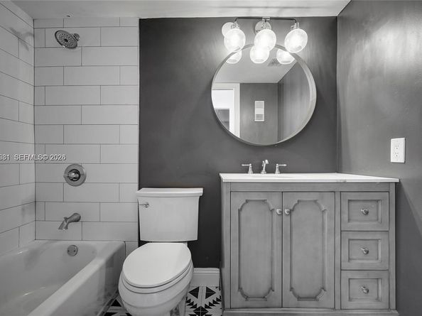 3100 W Rolling Hills Cir 403, Davie FL 33328