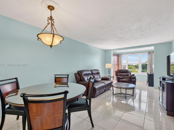 2801 Somerset Dr 408, Lauderdale Lakes FL 33311