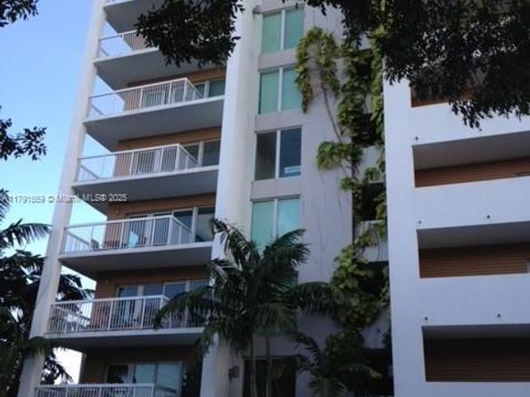 2740 SW 28th Ter 304, Miami FL 33133