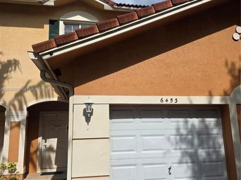 6453 Catalina Ln