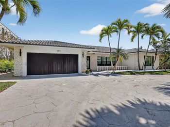607 Layne Blvd