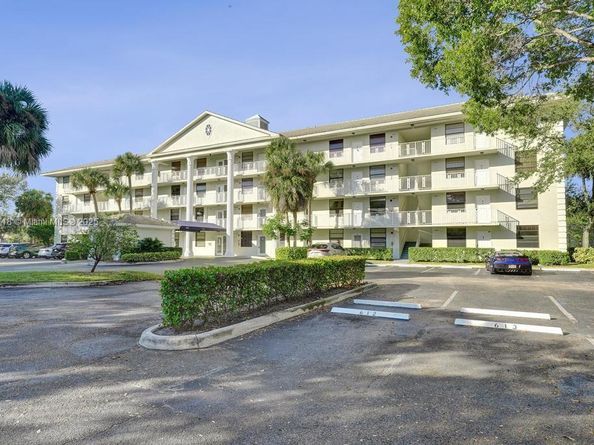 1715 Whitehall Dr 305, Davie FL 33324