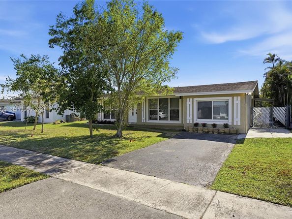 11420 NW 32nd Pl, Sunrise FL 33323
