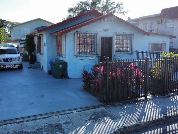 1832 SW 3rd St, Miami FL 33135