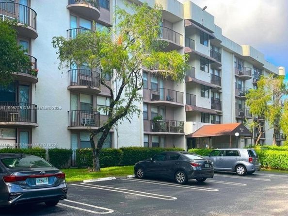 2701 Riverside Dr 203B, Coral Springs FL 33065