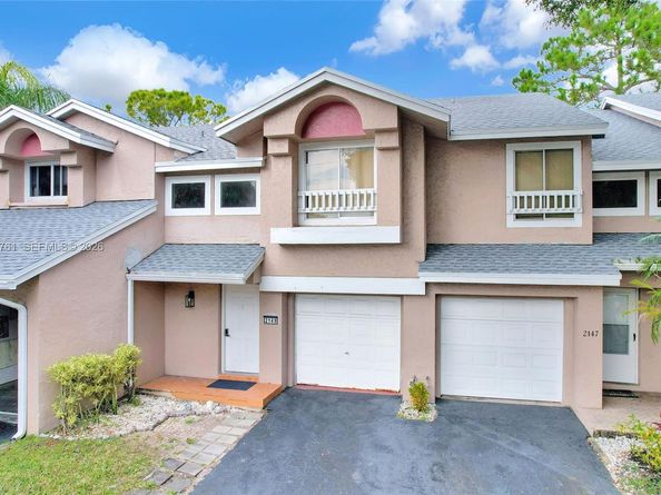 2149 W Discovery Cir W, Deerfield Beach FL 33442