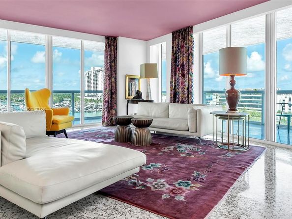 10 Venetian Way 904, Miami Beach FL 33139