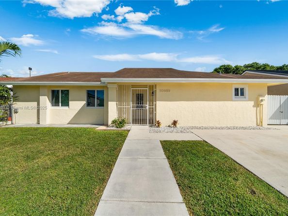 20029 SW 124th Ave, Miami FL 33177