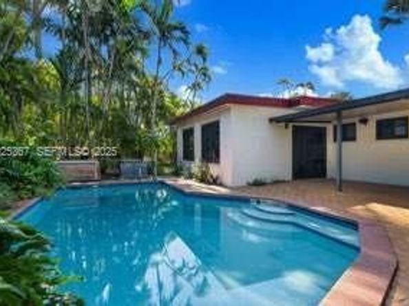 9155 SW 179th St, Palmetto Bay FL 33157