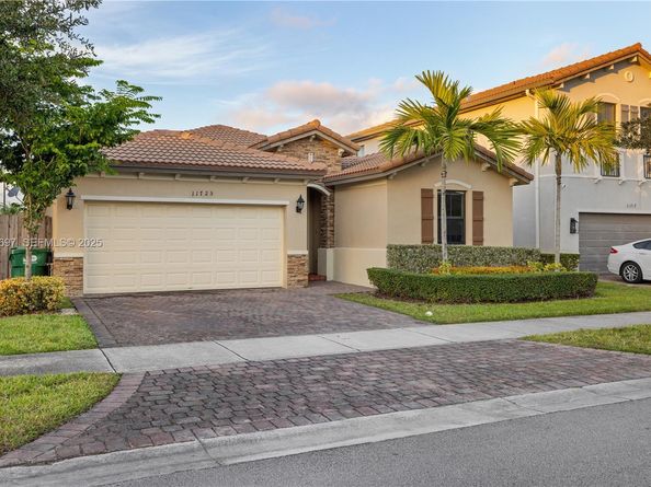 11725 SW 240th Ter, Homestead FL 33032