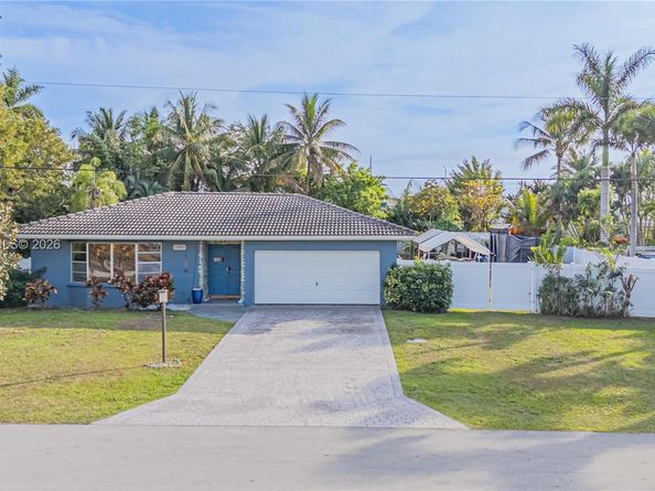 11400 Tara Dr, Plantation FL 33325