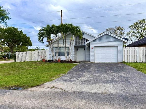 9900 NW 44th Ct, Sunrise FL 33351