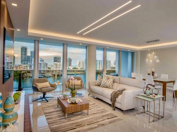 900 Bay Dr 822, Miami Beach FL 33141