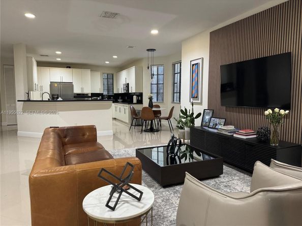 1547 Passion Vine Cir 53, Weston FL 33326