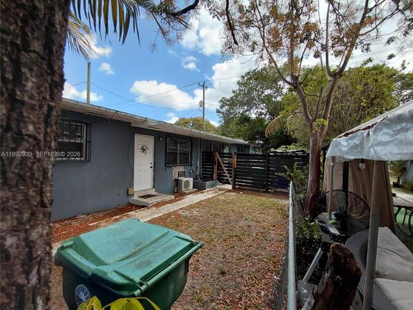 1262 - 1264 NW 46th St, Miami FL 33142