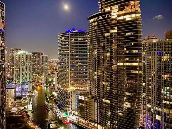 475 Brickell Ave 1715, Miami FL 33131